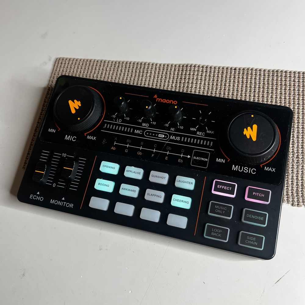 Maono Maonocaster Lite AU-AM200 Podcast Console Audio Mixer Sound Board Black